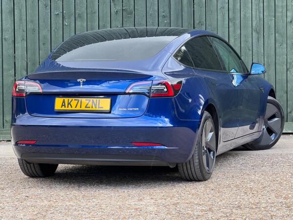 Tesla Model 3 (Dual Motor) Long Range Auto 4WDE 4dr