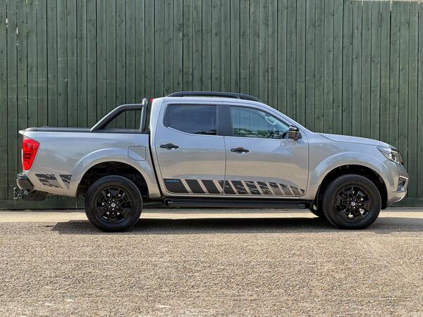 Nissan Navara 2.3 dCi N-Guard Pickup Double Cab 4dr Diesel Auto 4WD Euro 6 (190 ps)