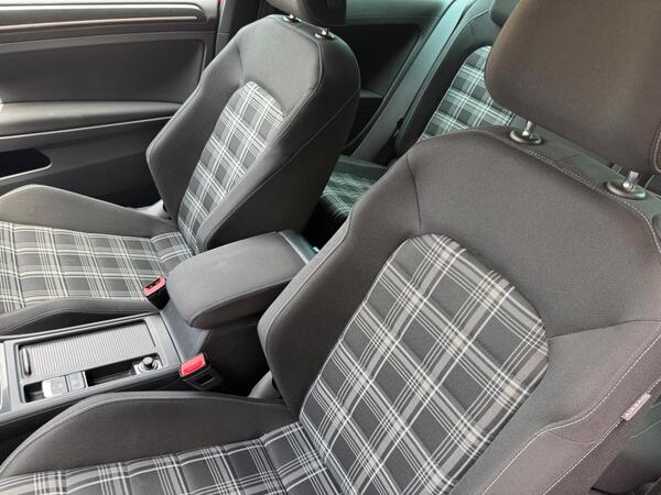 Volkswagen Golf 2.0 TDI BlueMotion Tech GTD DSG Euro 6 (s/s) 3dr at 8th
