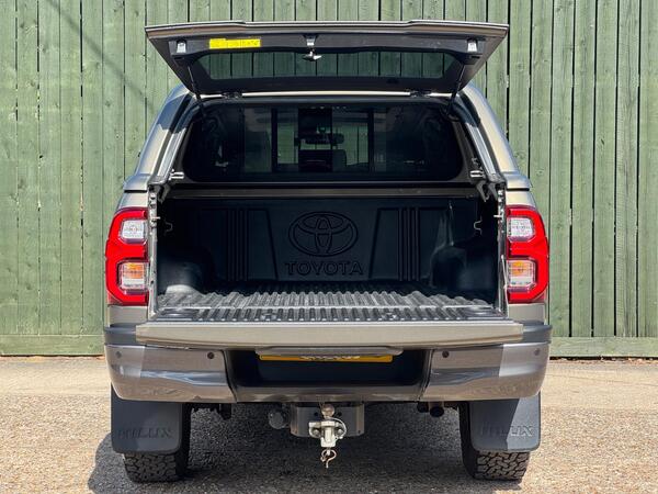 Toyota Hilux 2.8 D-4D Invincible X 4WD Euro 6 (s/s) 4dr at 41th