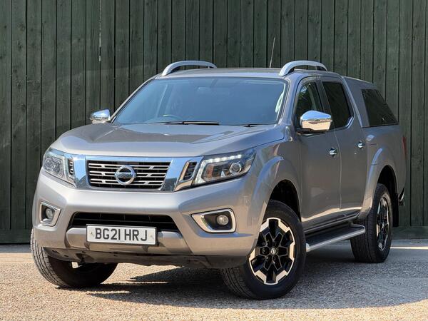 Nissan Navara 2.3 dCi Tekna Auto 4WD Euro 6 4dr at 6th