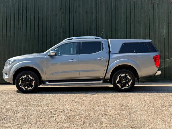 Nissan Navara 2.3 dCi Tekna Auto 4WD Euro 6 4dr at 9th