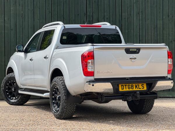Nissan Navara 2.3 dCi Tekna Auto 4WD Euro 6 4dr at 11th