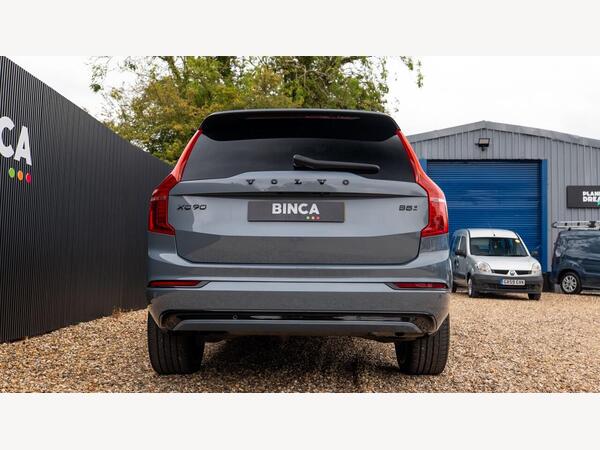 VOLVO XC90 R-DESIGN B5 MHEV AWD AUTO - Image 10