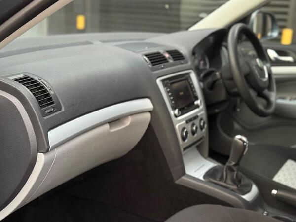 Skoda Octavia 2.0 TDI SE Euro 5 5dr - Image 3