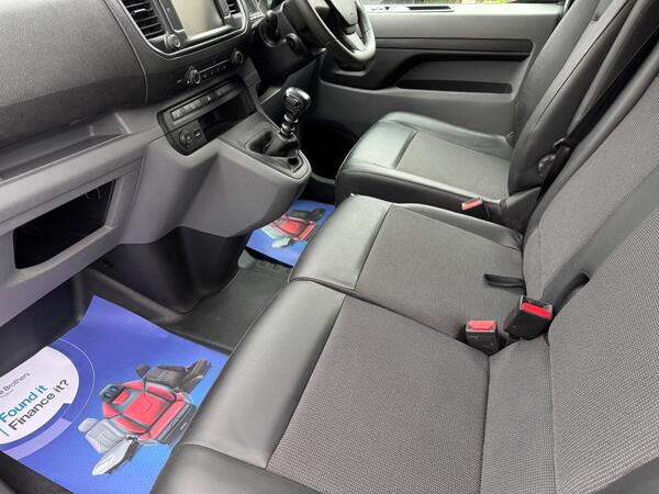 Peugeot Expert 2.0 BlueHDi 1400 Professional Plus Standard Panel Van MWB Euro 6 (s/s) 6dr at 14th