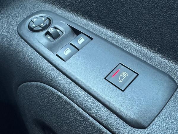 Peugeot Partner 1.5 BlueHDi 1000 Professional Standard Panel Van SWB Euro 6 5dr at 14th