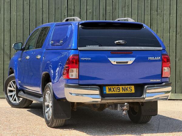 Toyota Hilux 2.4 D-4D Invincible Auto 4WD Euro 6 (s/s) 4dr (TSS) at 15th