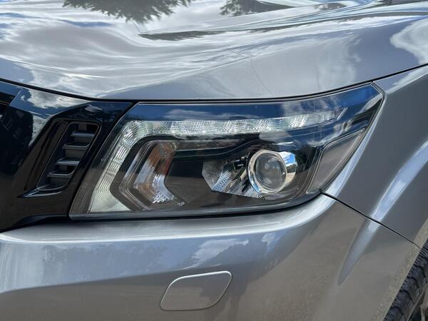 Nissan Navara 2.3 dCi N-Guard Pickup Double Cab 4dr Diesel Auto 4WD Euro 6 (190 ps)