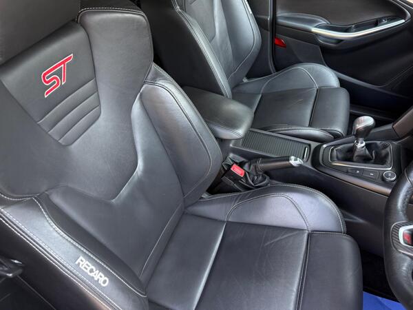 Ford Focus 2.0T EcoBoost ST-3 Euro 6 (s/s) 5dr