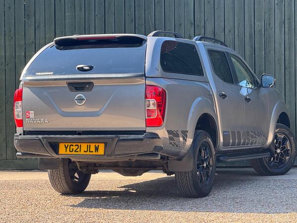 Nissan Navara 2.3 dCi N-Guard Auto 4WD Euro 6 4dr at 19th
