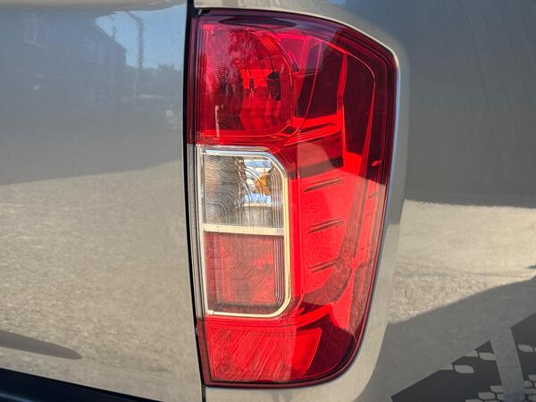 Nissan Navara 2.3 dCi N-Guard Auto 4WD Euro 6 4dr
