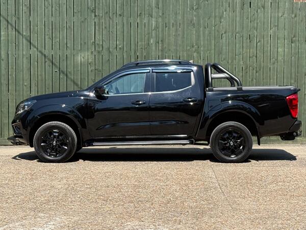 Nissan Navara 2.3 dCi N-Guard 4WD Euro 6 (s/s) 4dr at 13th