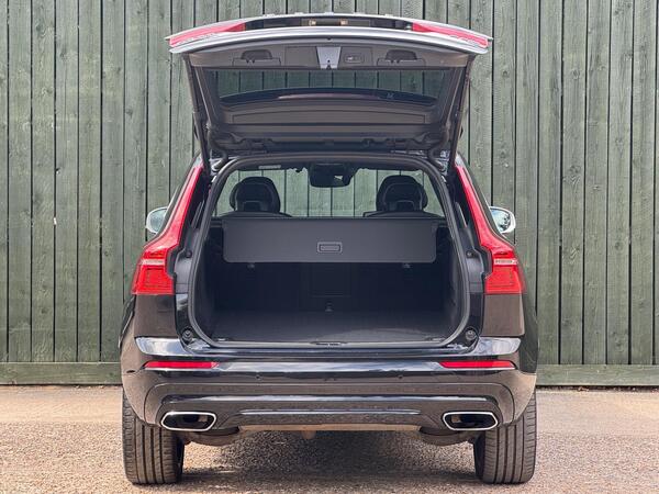Volvo XC60 2.0 D5 PowerPulse R-Design Pro Auto AWD Euro 6 (s/s) 5dr
