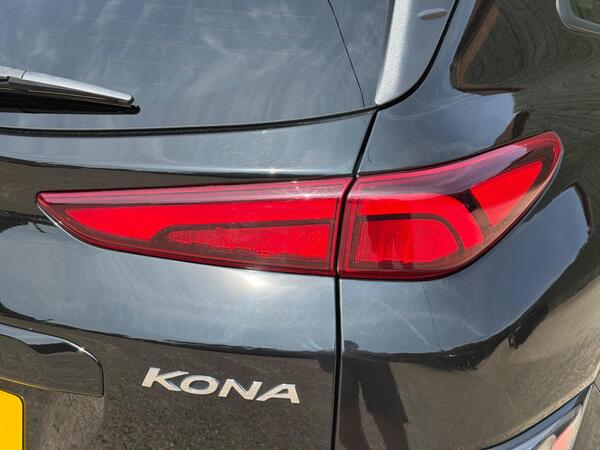 Hyundai KONA 64kWh Premium Auto 5dr (10.5kW Charger)