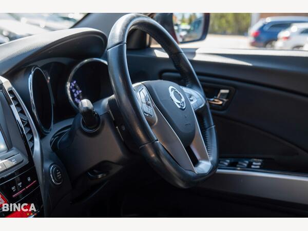 SSANGYONG TIVOLI ELX TD AUTO - Image 34