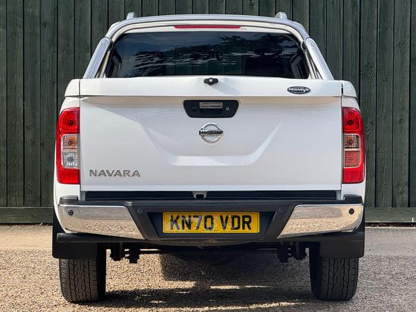 Nissan Navara 2.3 dCi Tekna Auto 4WD Euro 6 4dr