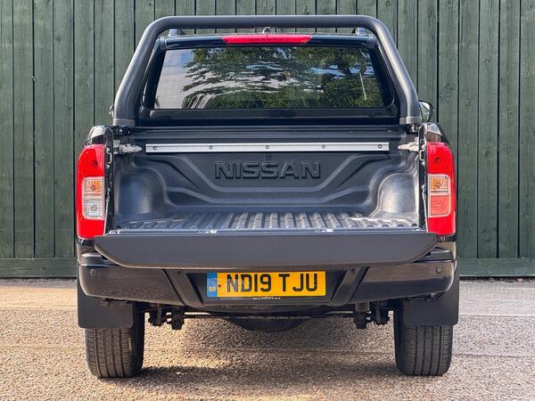 Nissan Navara 2.3 dCi N-Guard 4WD Euro 6 (s/s) 4dr at 13th