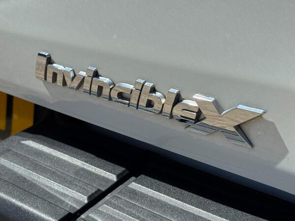 Toyota Hilux 2.8 D-4D Invincible X Auto 4WD Euro 6 (s/s) 4dr at 51th