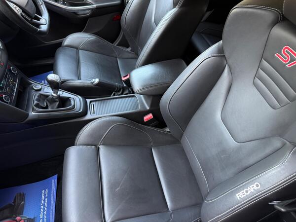 Ford Focus 2.0T EcoBoost ST-3 Euro 6 (s/s) 5dr