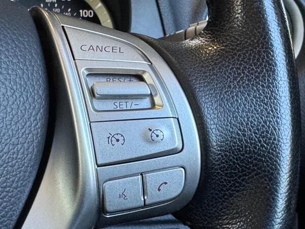 Nissan Navara 2.3 dCi Tekna Auto 4WD Euro 6 4dr at 32th