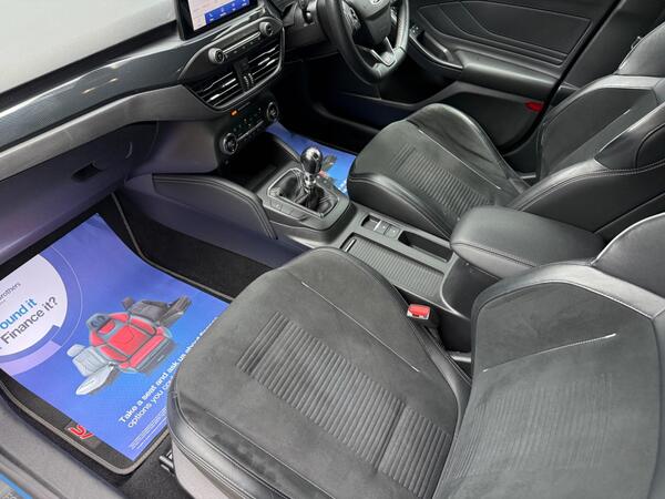 Ford Focus 2.3T EcoBoost ST Euro 6 (s/s) 5dr at 20th