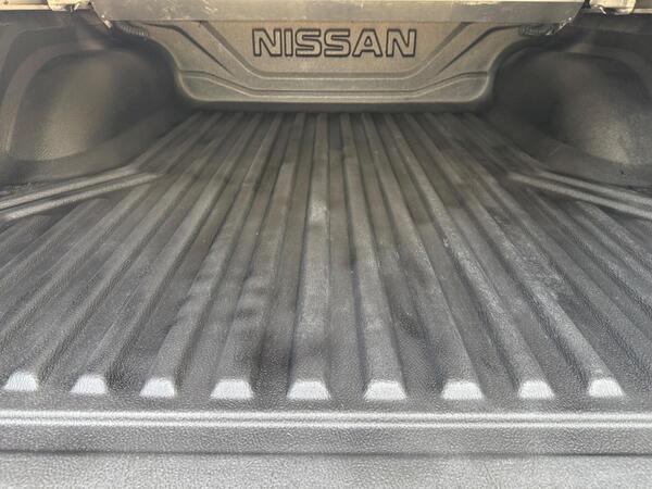 Nissan Navara 2.3 dCi Tekna Auto 4WD Euro 6 4dr at 54th