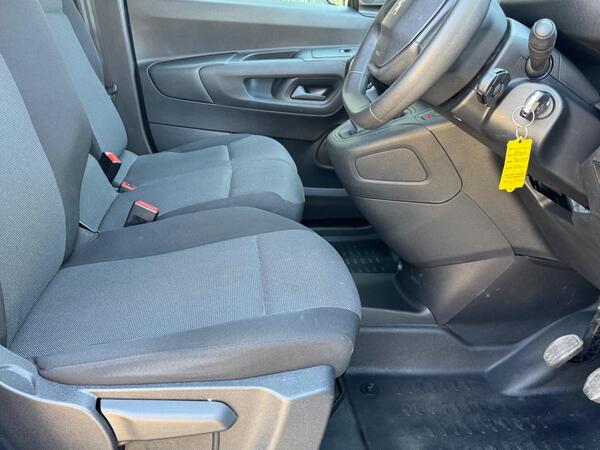 Peugeot Partner 1.5 BlueHDi 1000 Professional Standard Panel Van SWB Euro 6 5dr at 4th