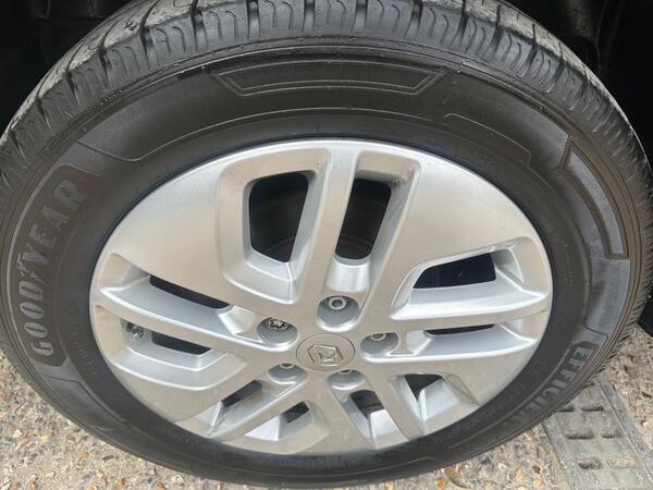 Renault Trafic 2.0 dCi ENERGY 28 Sport SWB Standard Roof Euro 6 (s/s) 5dr at 23th