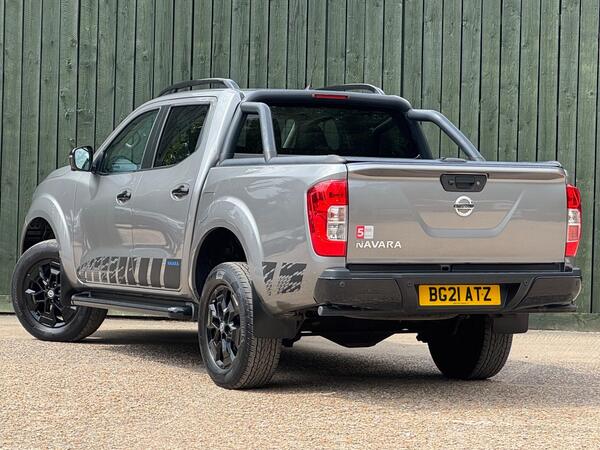 Nissan Navara 2.3 dCi N-Guard Auto 4WD Euro 6 4dr