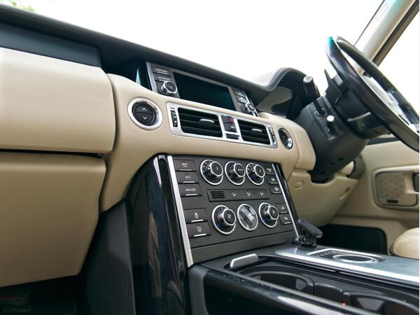 LAND ROVER RANGE ROVER WESTMINSTER TDV8 A - Image 19