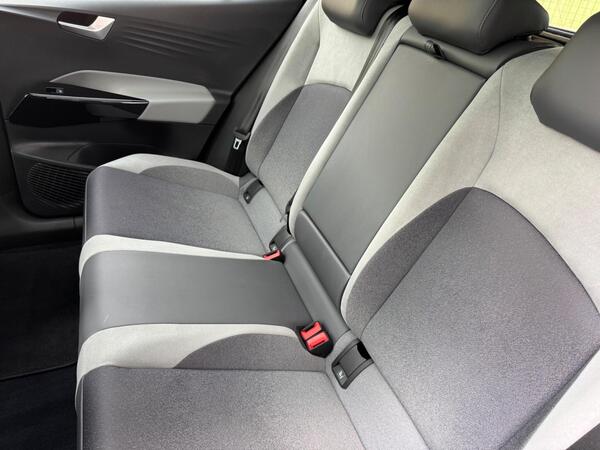 Volkswagen ID.3 Pro Performance 58kWh Style Auto 5dr at 10th