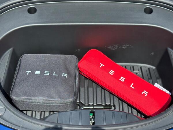 Tesla Model 3 (Dual Motor) Long Range Auto 4WDE 4dr