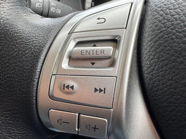 Nissan Navara 2.3 dCi Tekna 4WD Euro 6 (s/s) 4dr at 23th