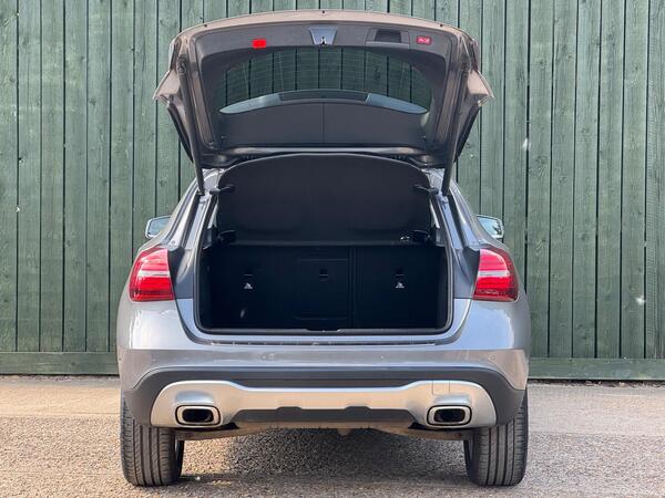 Mercedes-Benz GLA 1.6 GLA200 Sport (Premium) 7G-DCT Euro 6 (s/s) 5dr