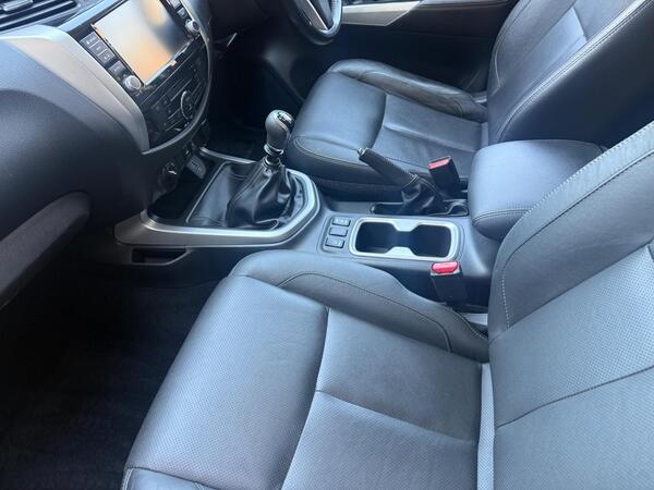 Nissan Navara 2.3 dCi Tekna 4WD Euro 6 (s/s) 4dr at 12th