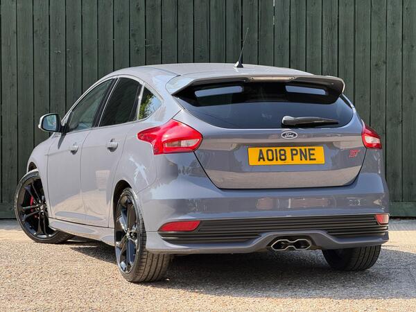 Ford Focus 2.0T EcoBoost ST-3 Euro 6 (s/s) 5dr