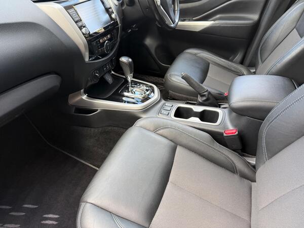 Nissan Navara 2.3 dCi N-Guard Auto 4WD Euro 6 4dr at 10th