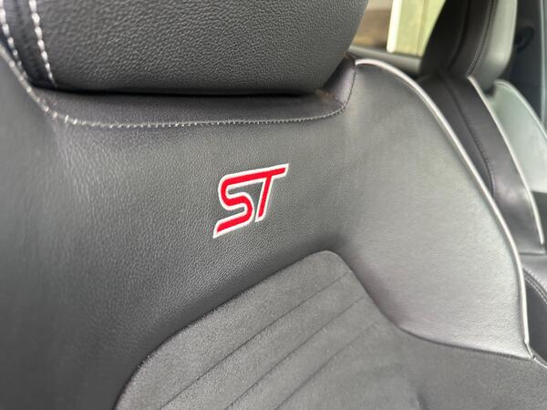 Ford Fiesta 1.5T EcoBoost ST-3 Euro 6 (s/s) 3dr at 5th