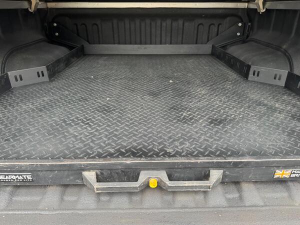 Toyota Hilux 2.8 D-4D Invincible X Auto 4WD Euro 6 (s/s) 4dr at 46th