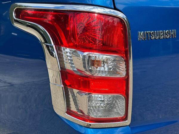 Mitsubishi L200 2.4 DI-D DC Barbarian Auto 4WD Euro 6 4dr