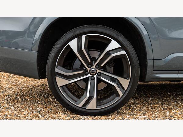 VOLVO XC90 R-DESIGN B5 MHEV AWD AUTO - Image 14