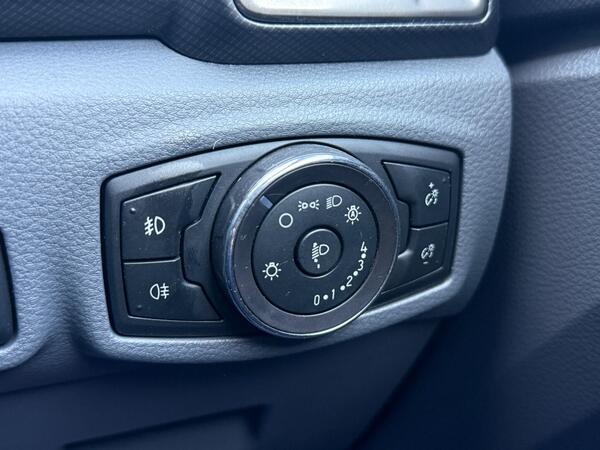 Ford Ranger 3.2 TDCi Wildtrak Auto 4WD Euro 5 4dr at 29th