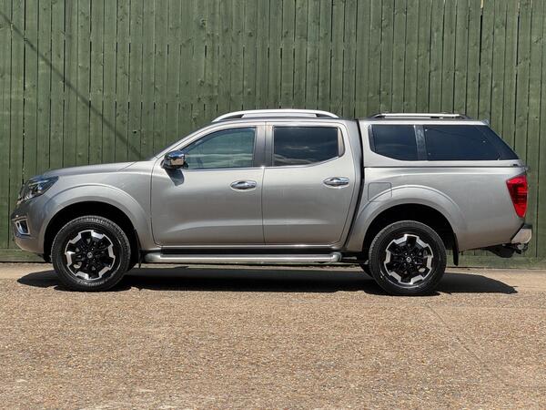Nissan Navara 2.3 dCi Tekna Auto 4WD Euro 6 4dr at 8th