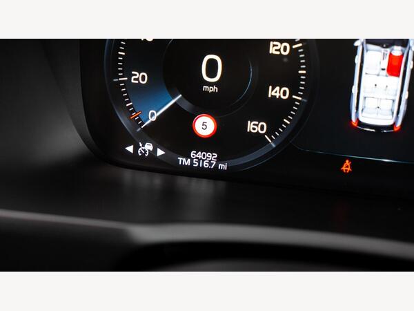 VOLVO XC90 R-DESIGN B5 MHEV AWD AUTO - Image 27