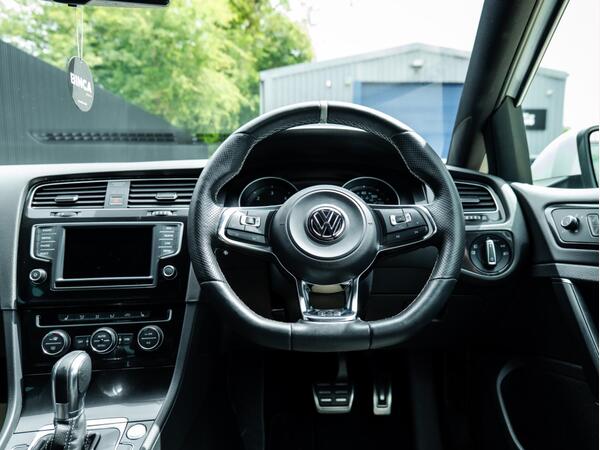 VOLKSWAGEN GOLF GTD S-A - Image 19
