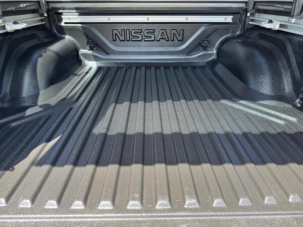 Nissan Navara 2.3 dCi N-Guard Auto 4WD Euro 6 4dr
