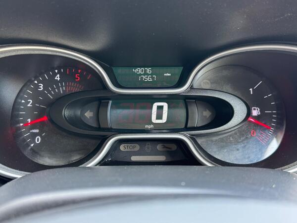 Renault Trafic 2.0 dCi ENERGY 28 Black Edition SWB Standard Roof Euro 6 (s/s) 5dr at 29th