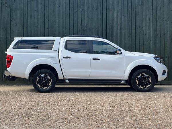 Nissan Navara 2.3 dCi Tekna Auto 4WD Euro 6 4dr at 17th