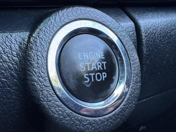Toyota Hilux 2.8 D-4D Invincible X Auto 4WD Euro 6 (s/s) 4dr at 27th